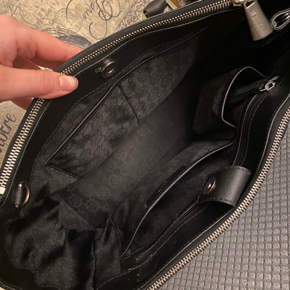 Michael Kors Purse. Amazing condition. - Picture 3 of 5